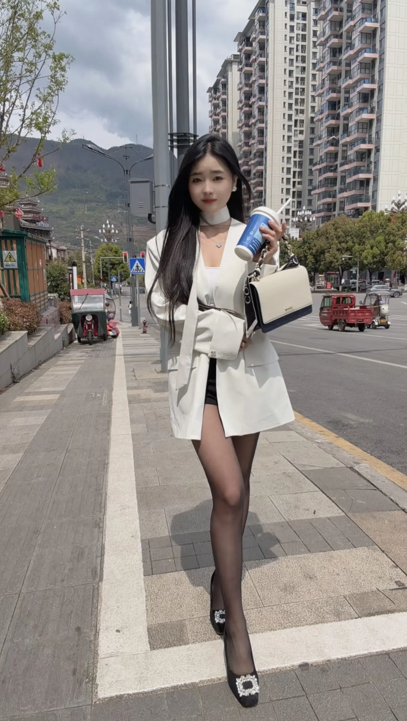 奶茶一杯快乐加倍