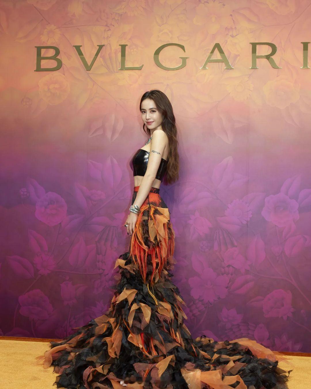 蔡依林烈焰燃大气明媚 