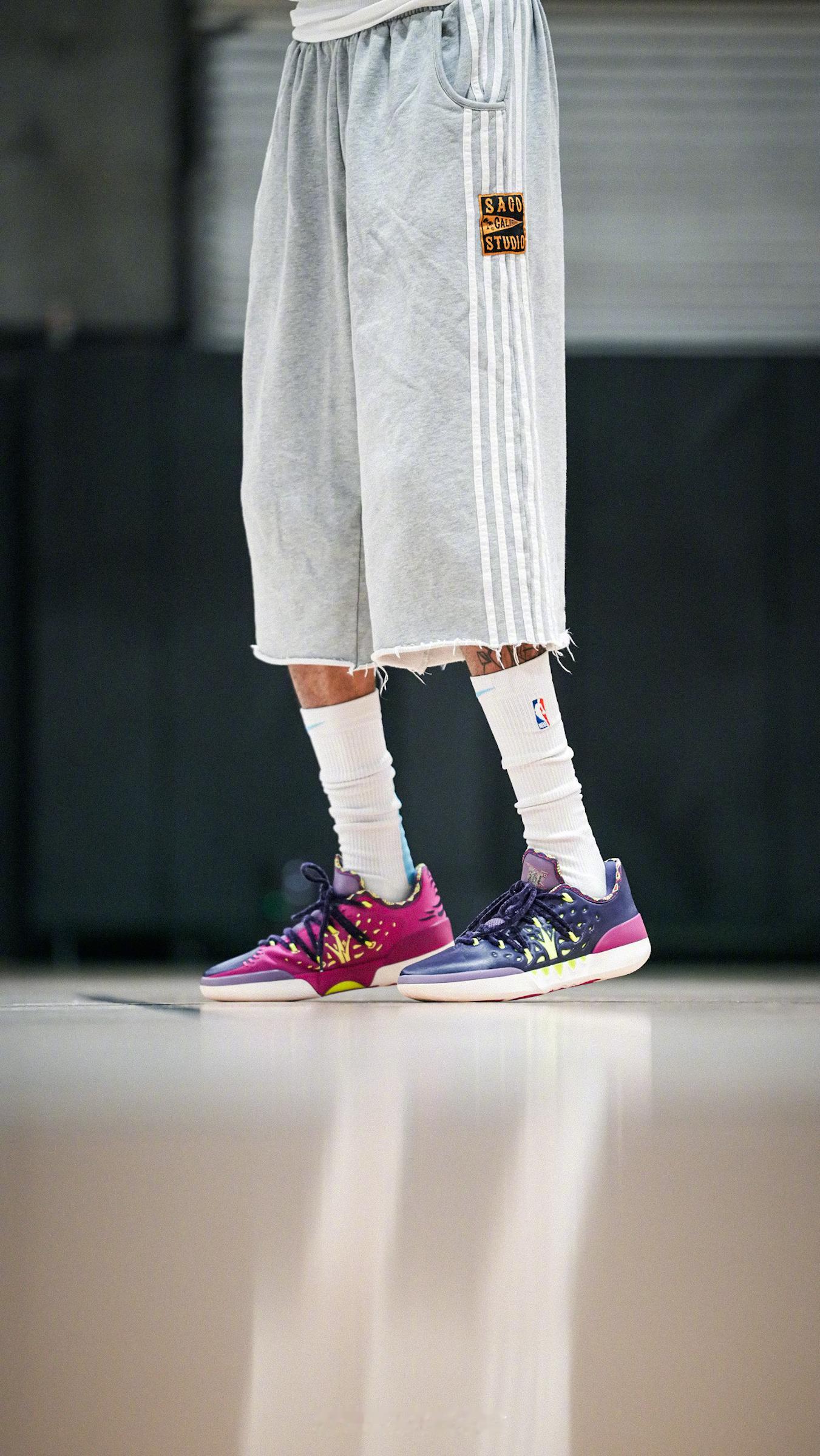 361°JOKER 2「JOKER」集合几张Joker 2的上脚图，Ty这小腿确