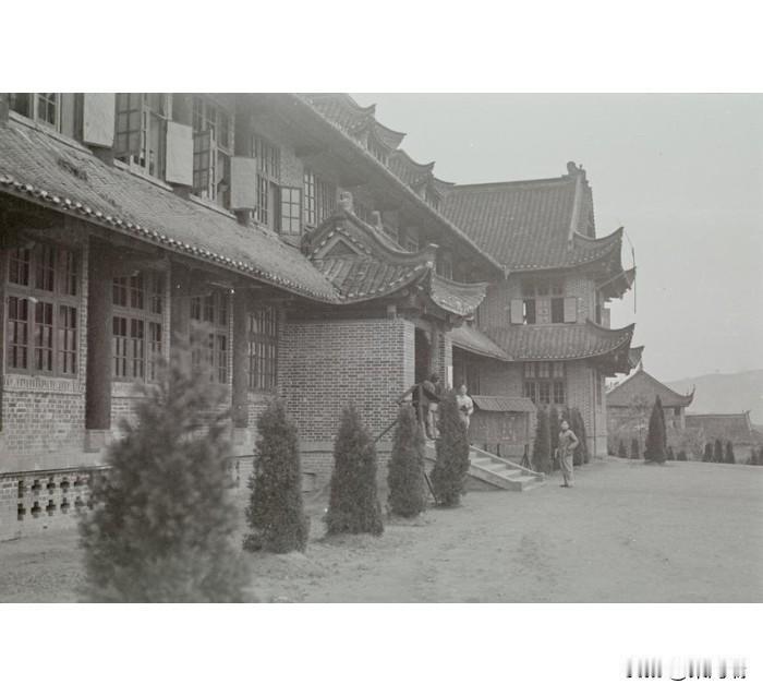 1943年3月，英国著名学者李约瑟（Joseph Needham）博士以英国皇家