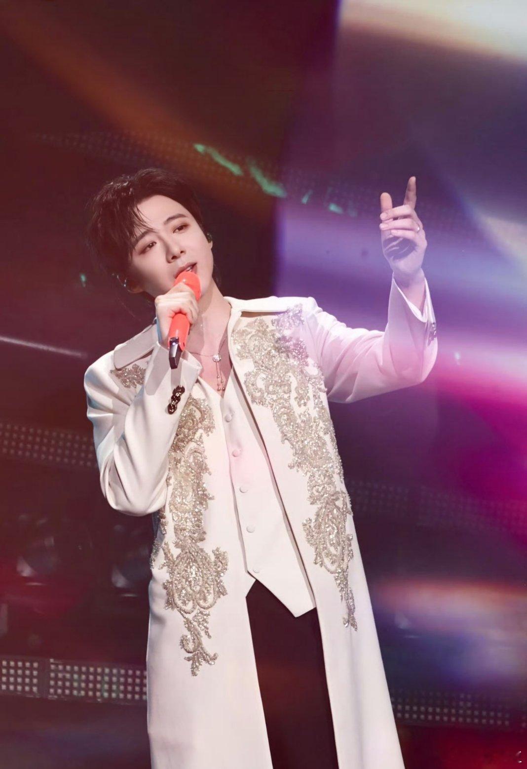 惊艳时光的国风舞台 当编钟古琴与现代编曲相遇，当传统戏曲与当代舞美交融。这些舞台