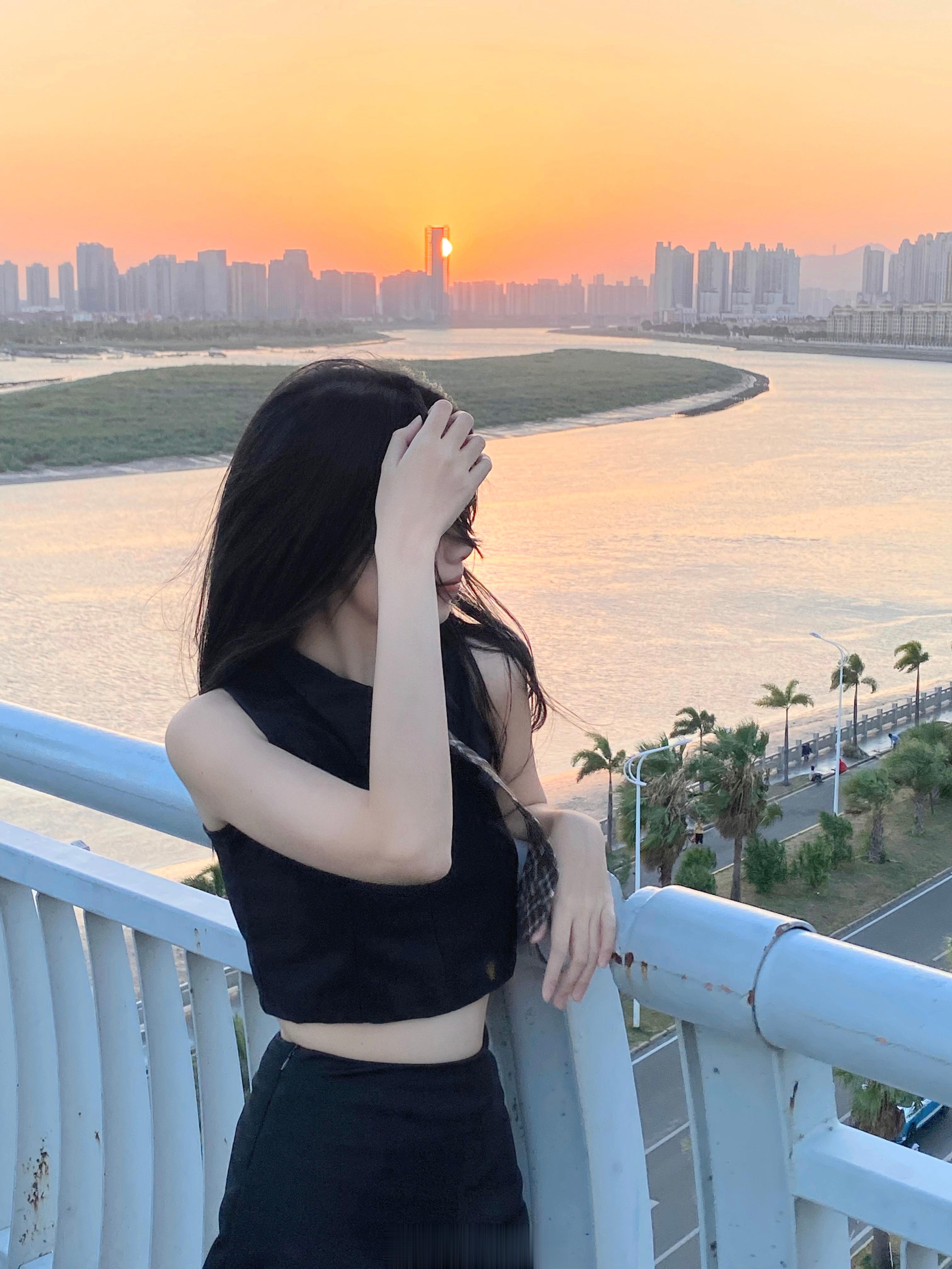 对视吧 眼睛不会说谎 ​​​