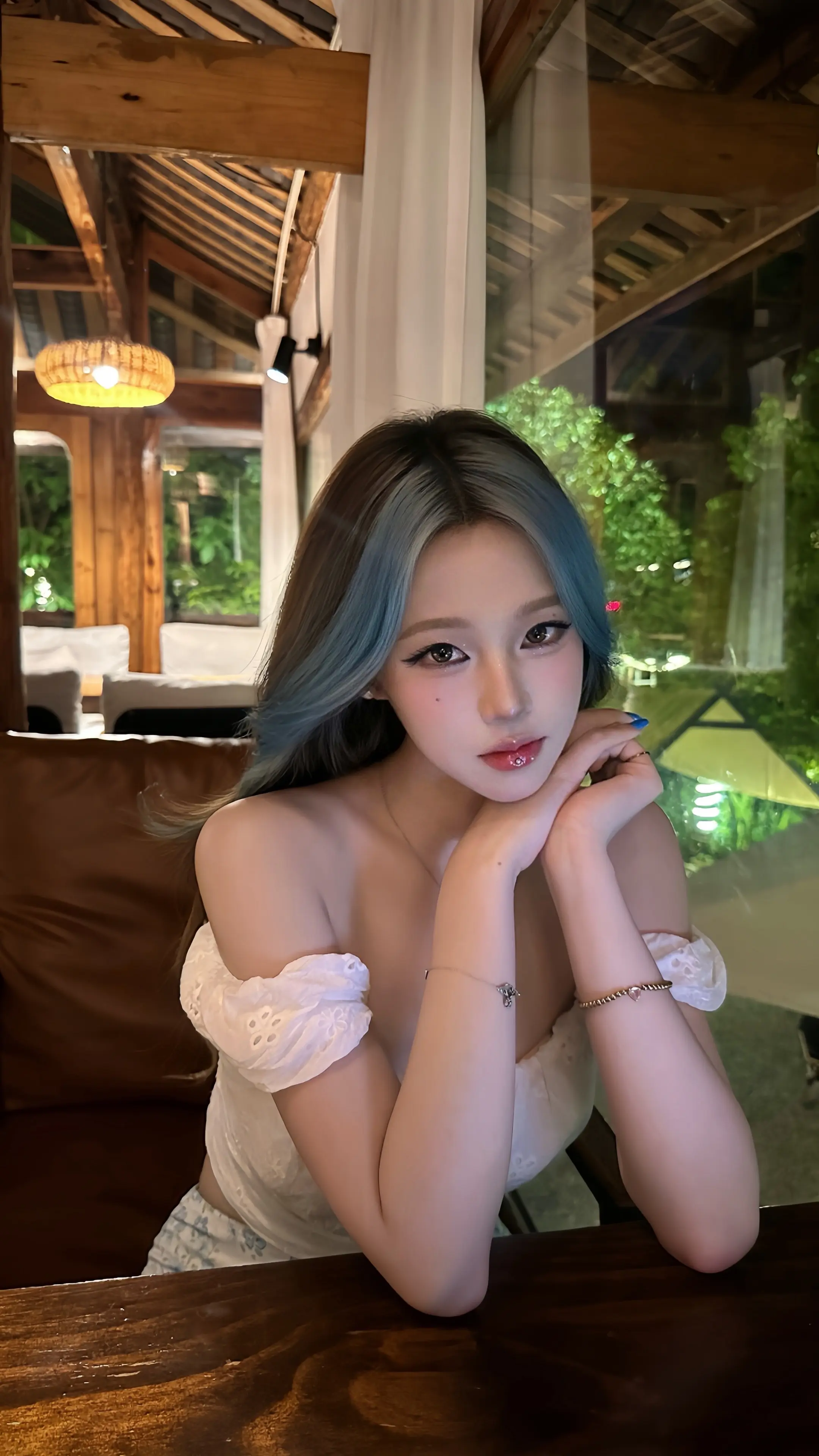 假如在我眼泪落下之前先到的是你的怀抱就好了