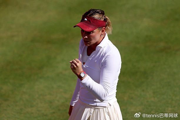 女王杯赛事：维基奇🇭🇷以6-4、4-6、6-3击败普利斯科娃🇨🇿在草地赛