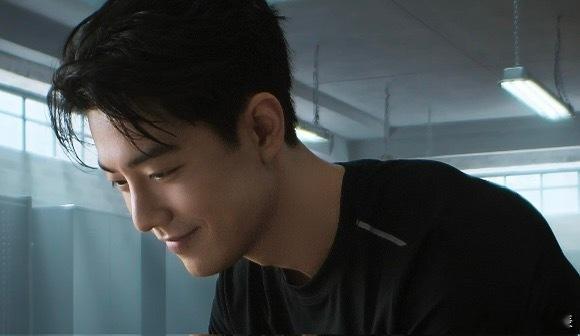 被 的全能实况狠狠拿捏！超清晰镜头下的眼神杀、动作戏全收录，动感live的冲击力