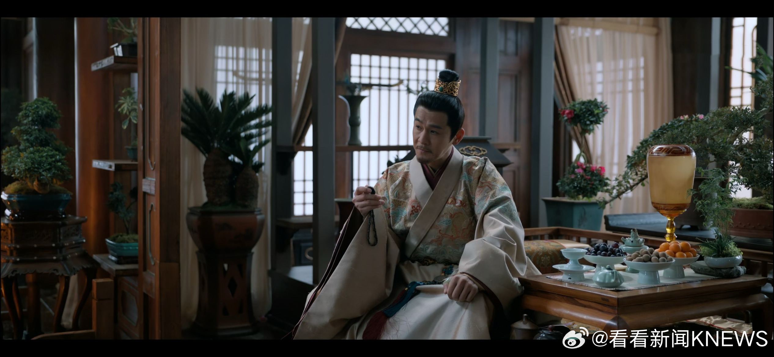 【#藏海拜访王爷受邀夜宴#】#藏海传# 第二十集：藏海接近永容王爷，获邀参加其在