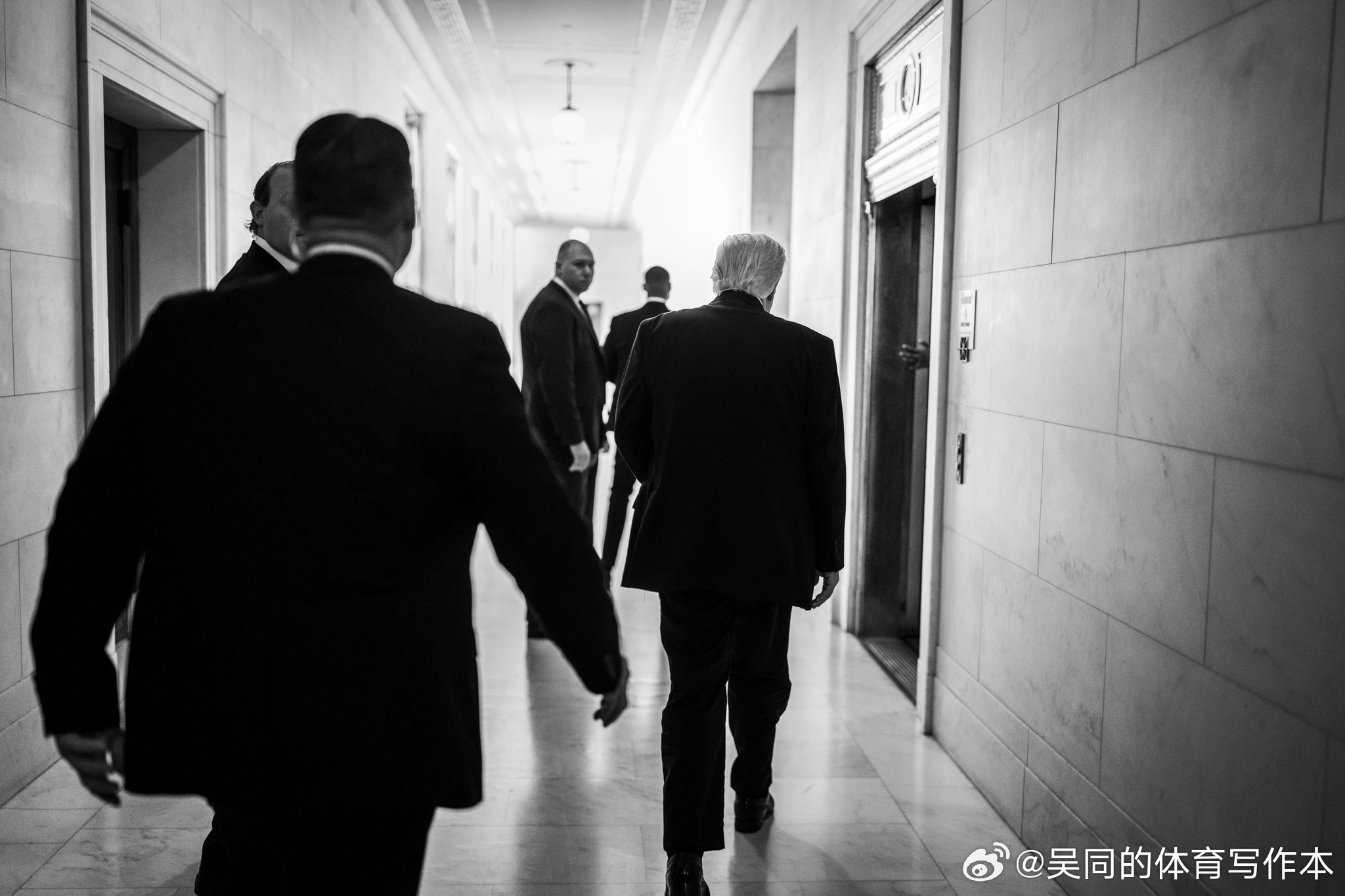 【黄金时代】川普出席了美国最高法院关于出生公民权的口头辩论，他是首位出席此类辩论