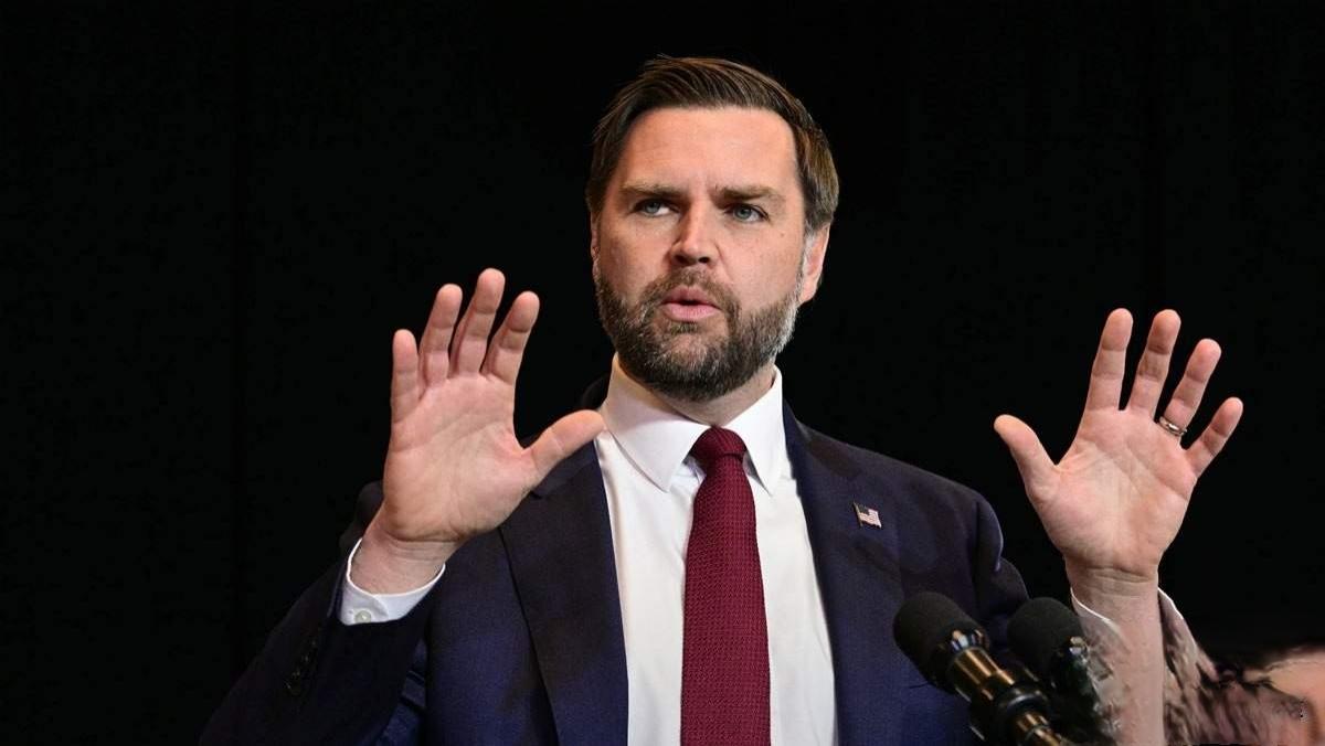万斯终于说了句大实话：炸伊朗没用，得谈！可他只是副总统，人微言轻啊

万斯这次是