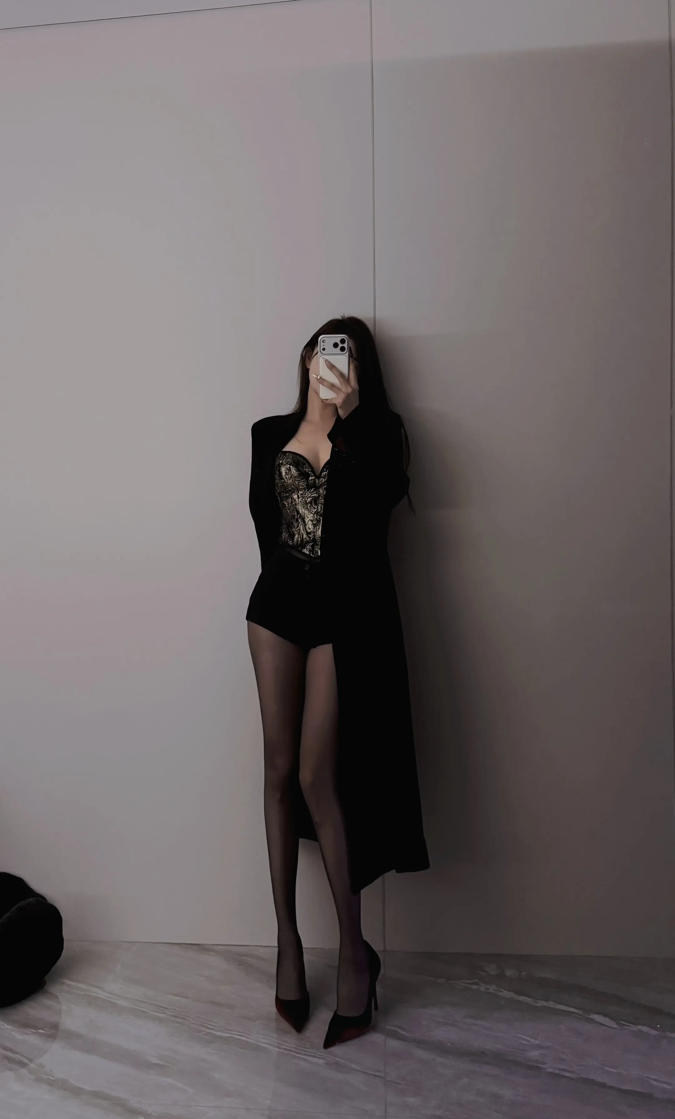 请帮我艾特一位单身男士我想跟他切磋一下。