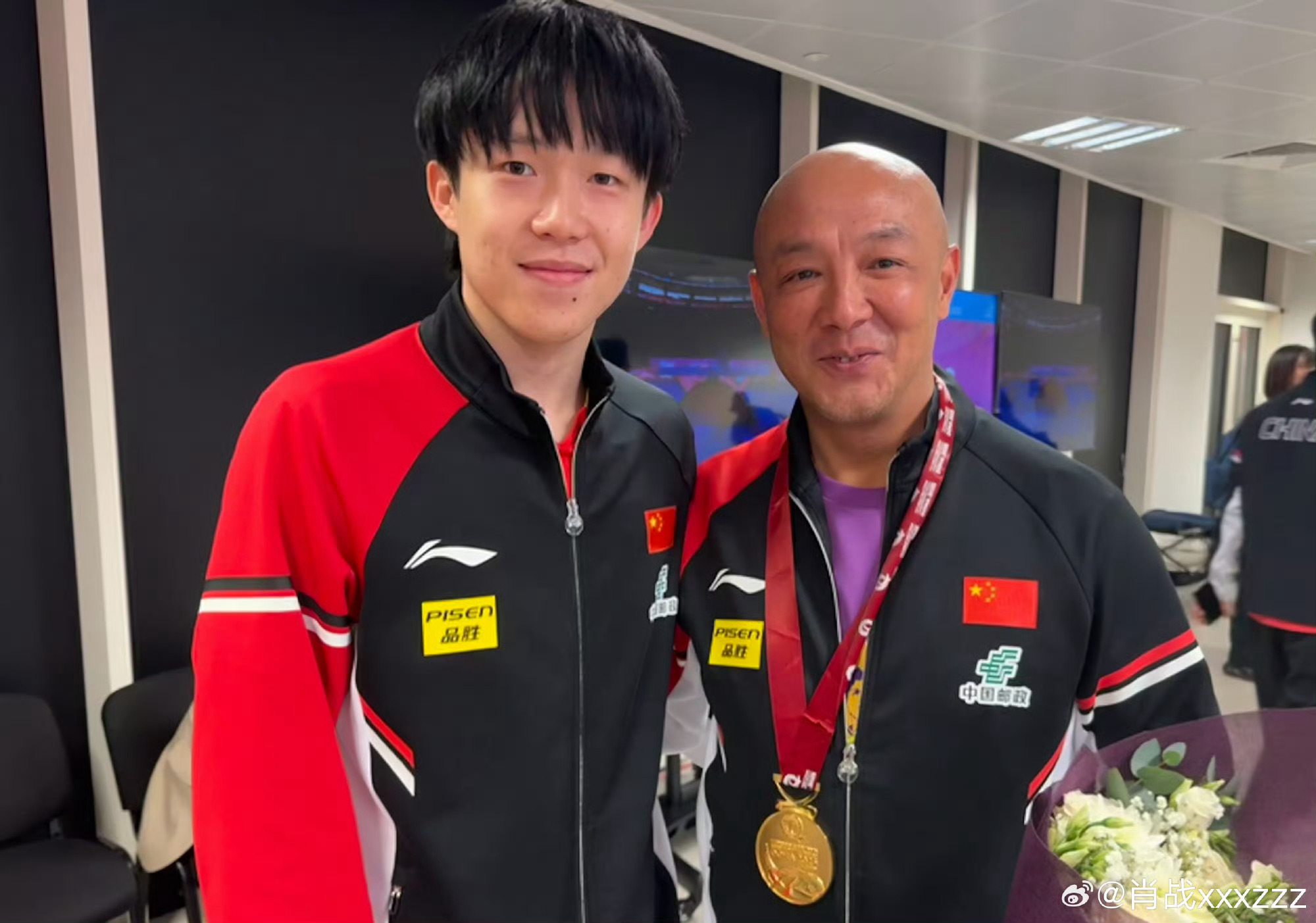 张本看肖战的眼光越来越慈祥了看成乒乓球的张本智和、肖战了🏓不止我一个人看错吧