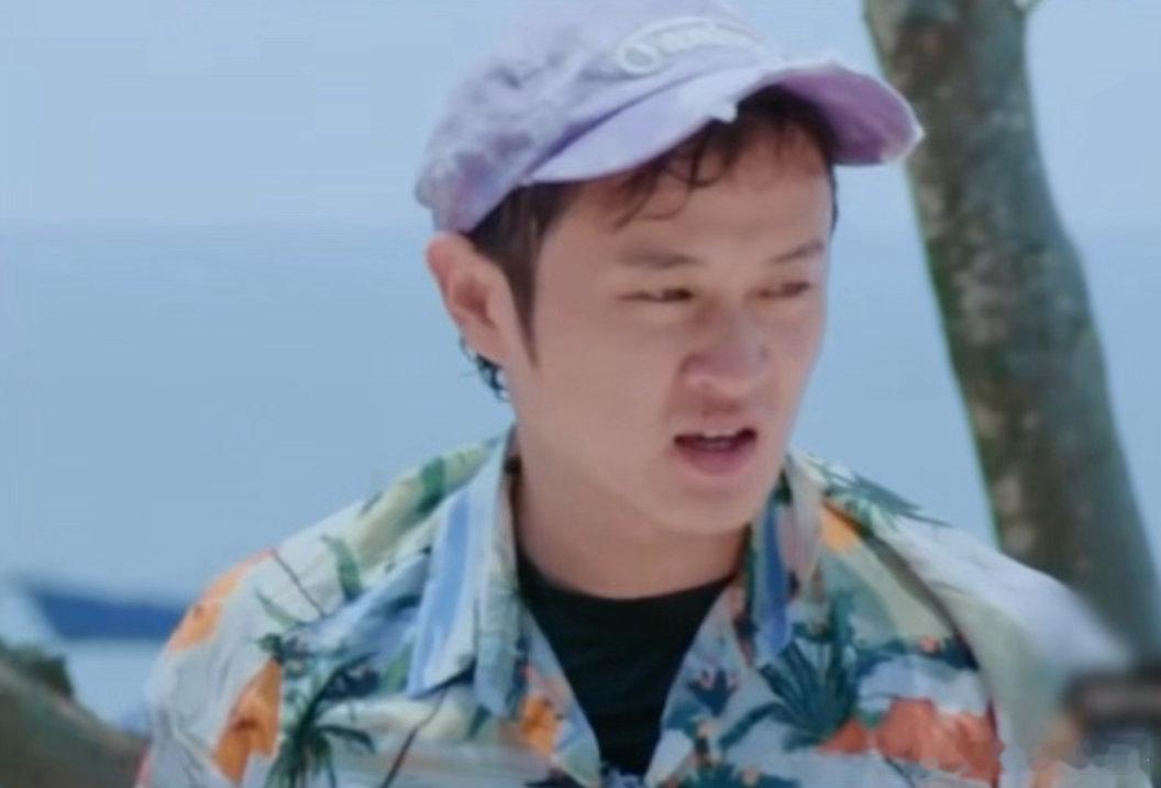 五哈这段结束所有人牙都咬碎了哈哈哈哈哈 谁懂啊五哈这段我笑到捶床！泡沫跳绳太难了