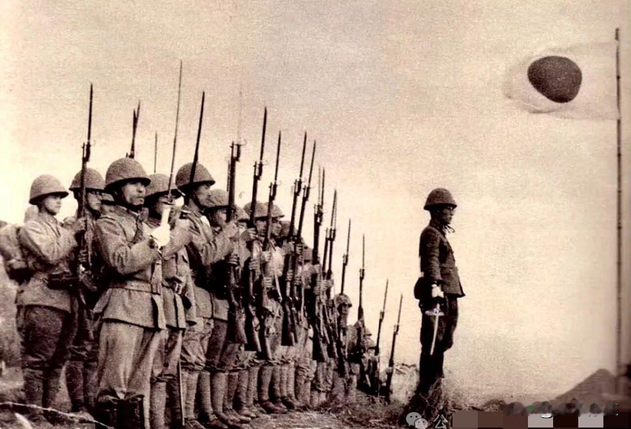 老照片欣赏：  摄于1937~1938年间，全面抗战开始时的 日本鬼子 ！  