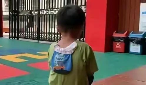 这事儿发生在一哥们儿身上，他结婚没多久，老婆就给他添了个儿子。当爹的感觉挺好的，