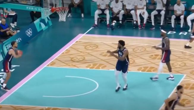 图一
恩比德：库子，把球给我，我要一条龙上篮
詹姆斯：。。。。。
库里：。。。。