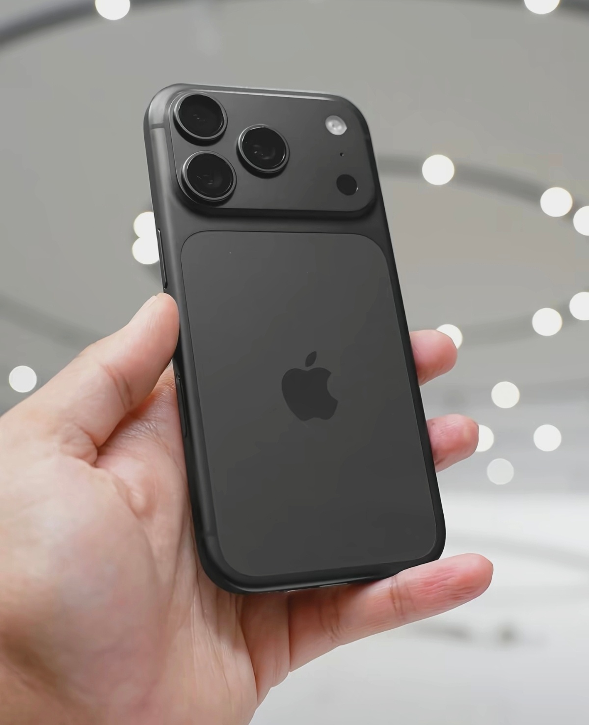 所以苹果到底为啥把黑色 iPhone 17 Pro 砍掉了？ ​​​