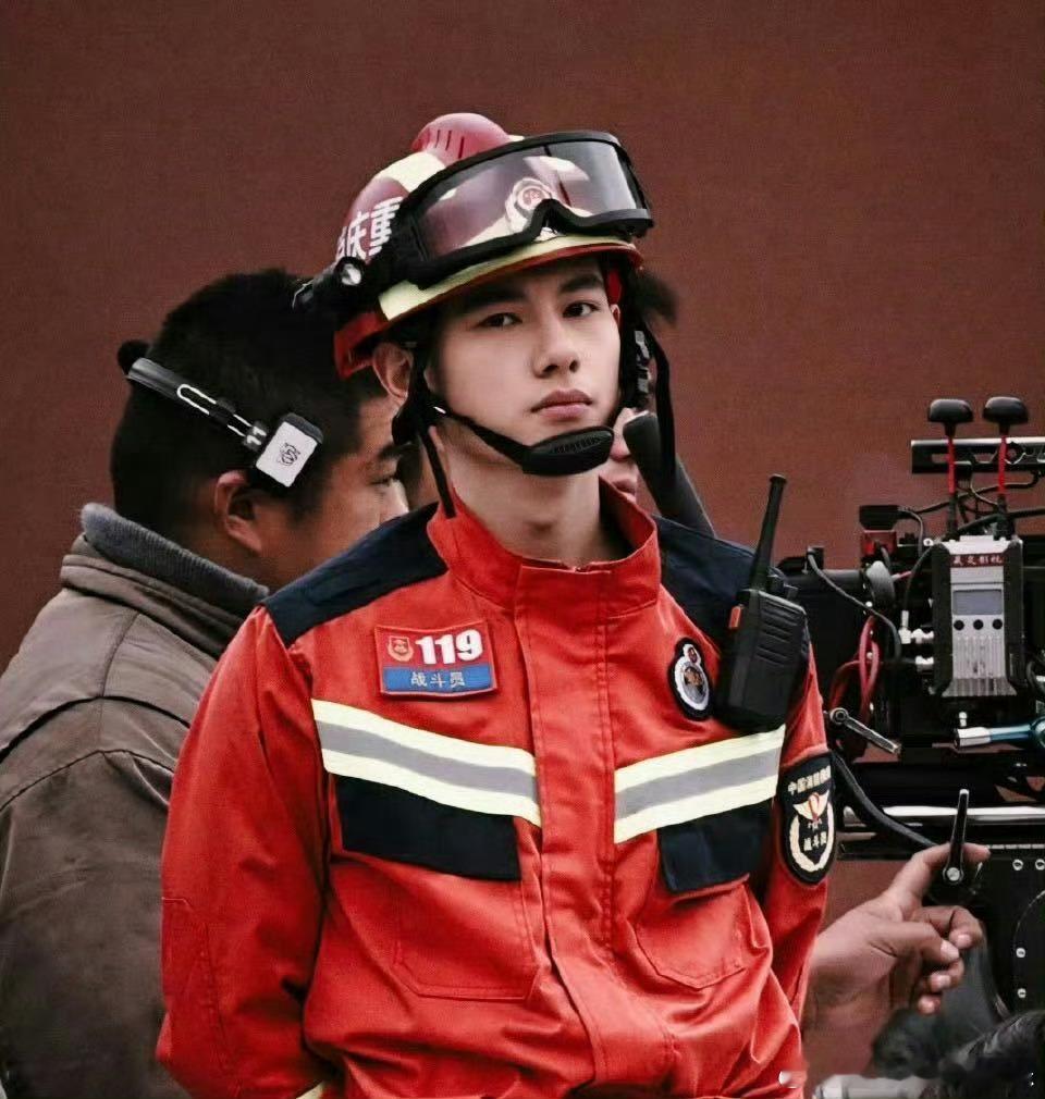 胡先煦吃不到的九宫格我eat 胡先煦没吃到九宫格火锅意难平，还好有九宫格微博！杀