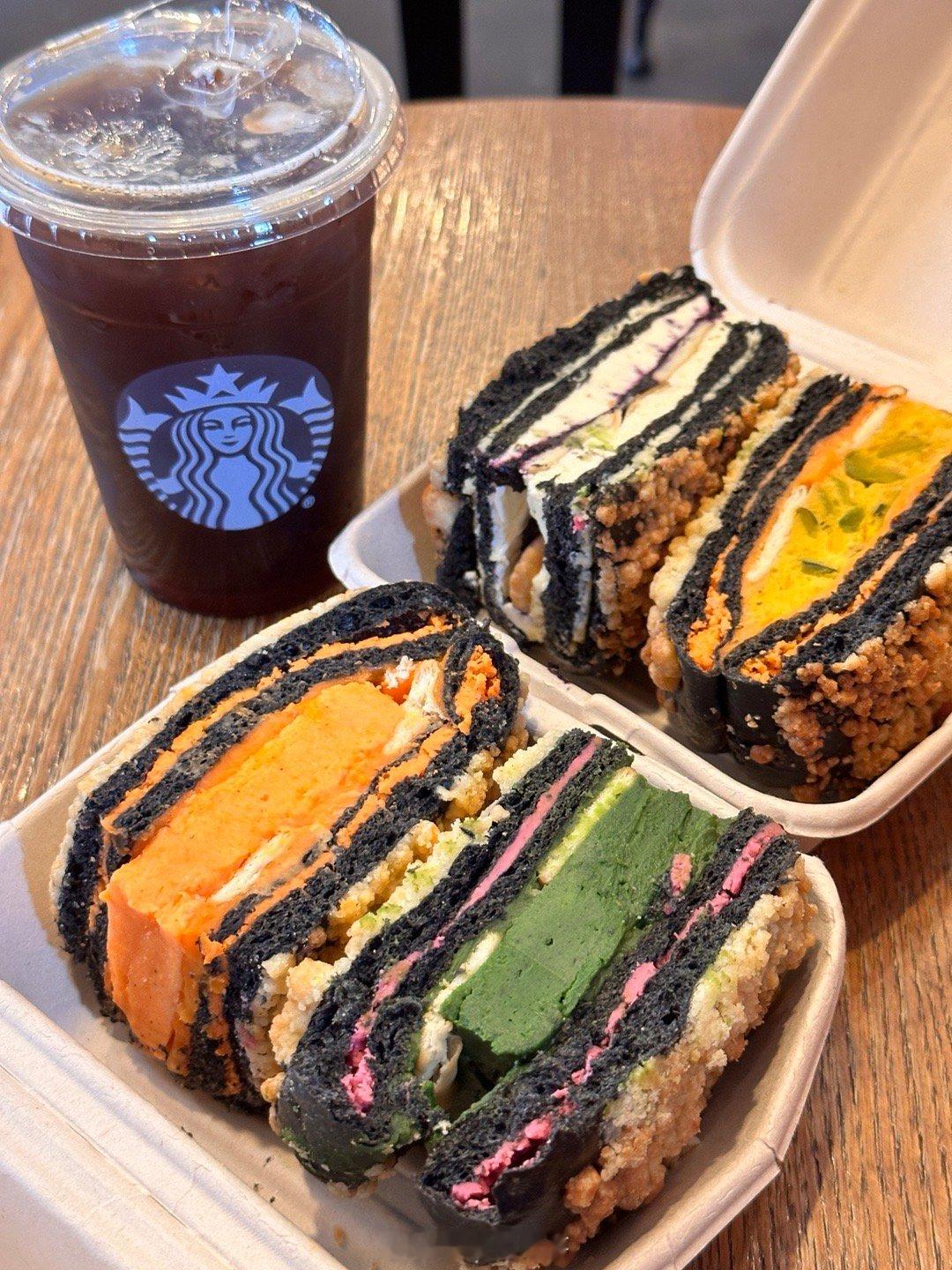 品鉴一下跟朋友拼的猛犸包[色]【最后一张是ktt 购买店铺】不是广！昨天看到诗江