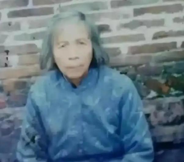 1979年，台湾老兵瞒着妻儿寄钱给大陆的原配，没想到，原配居然跟以前的下属“同居