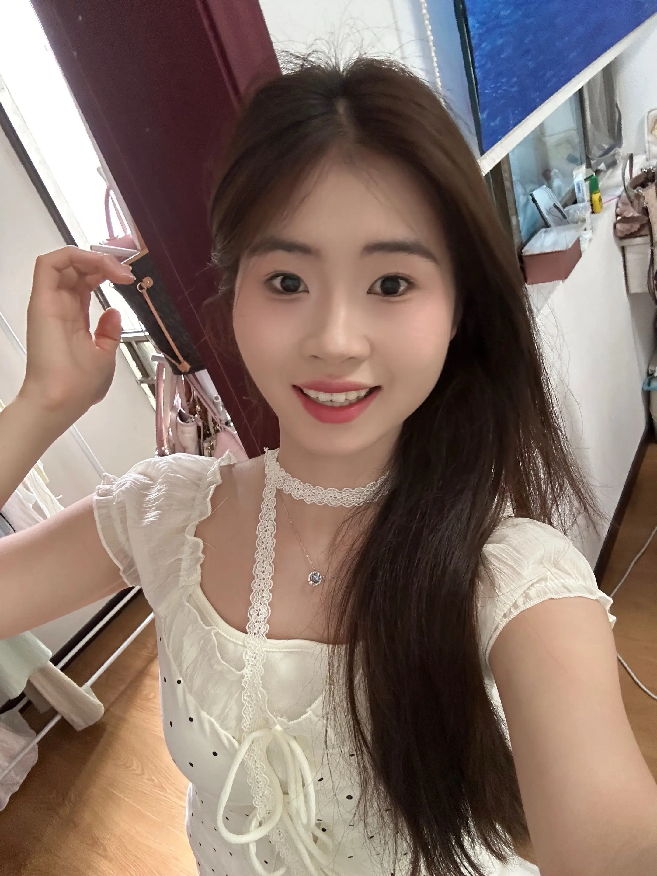 爱是在你看不见的地方忠诚于你， 爱是在没你的地方以你为约束。