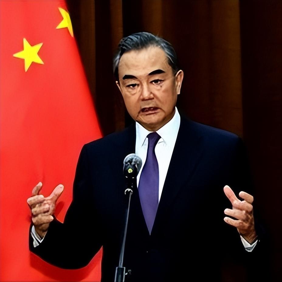 3月8日的记者会上，日本记者问了一个挺敏感的问题，话题绕到了台湾。
王毅外长的回