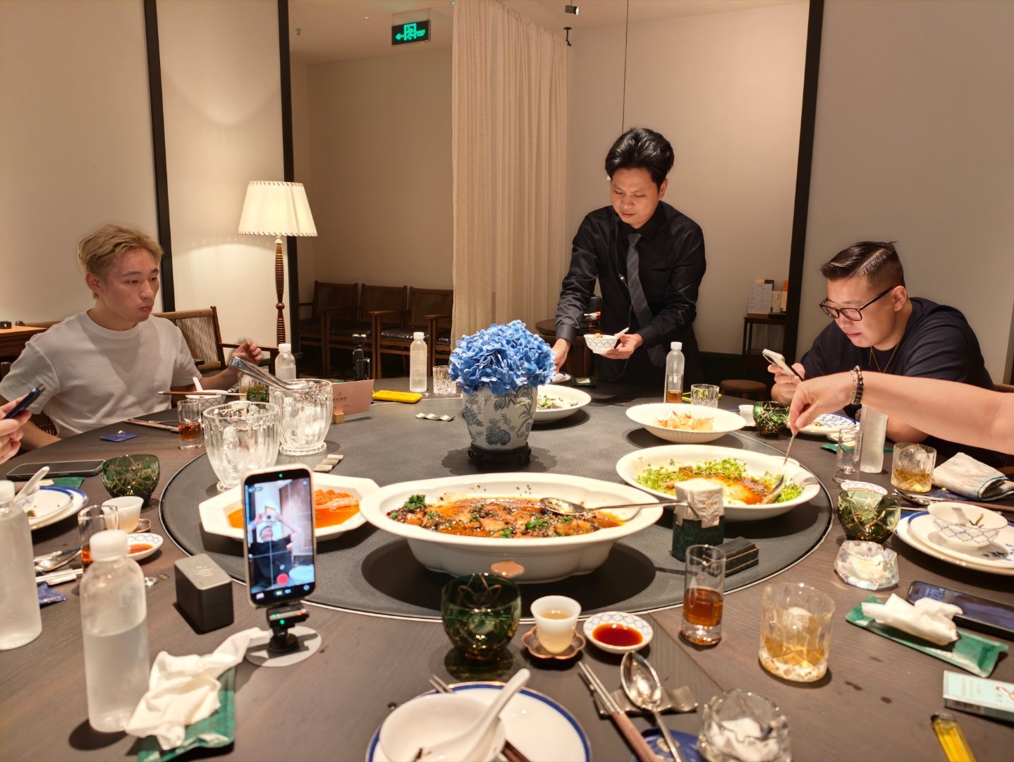晚上请腊肠哥吃饭 地点依然是兴旺海鲜不过是他们旗下更高端的一家店确实好吃 厦门·