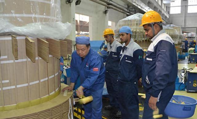 印度吹嘘特高压靠外资？真相打脸！中国花1.2亿，手把手教出200名印度工程师！