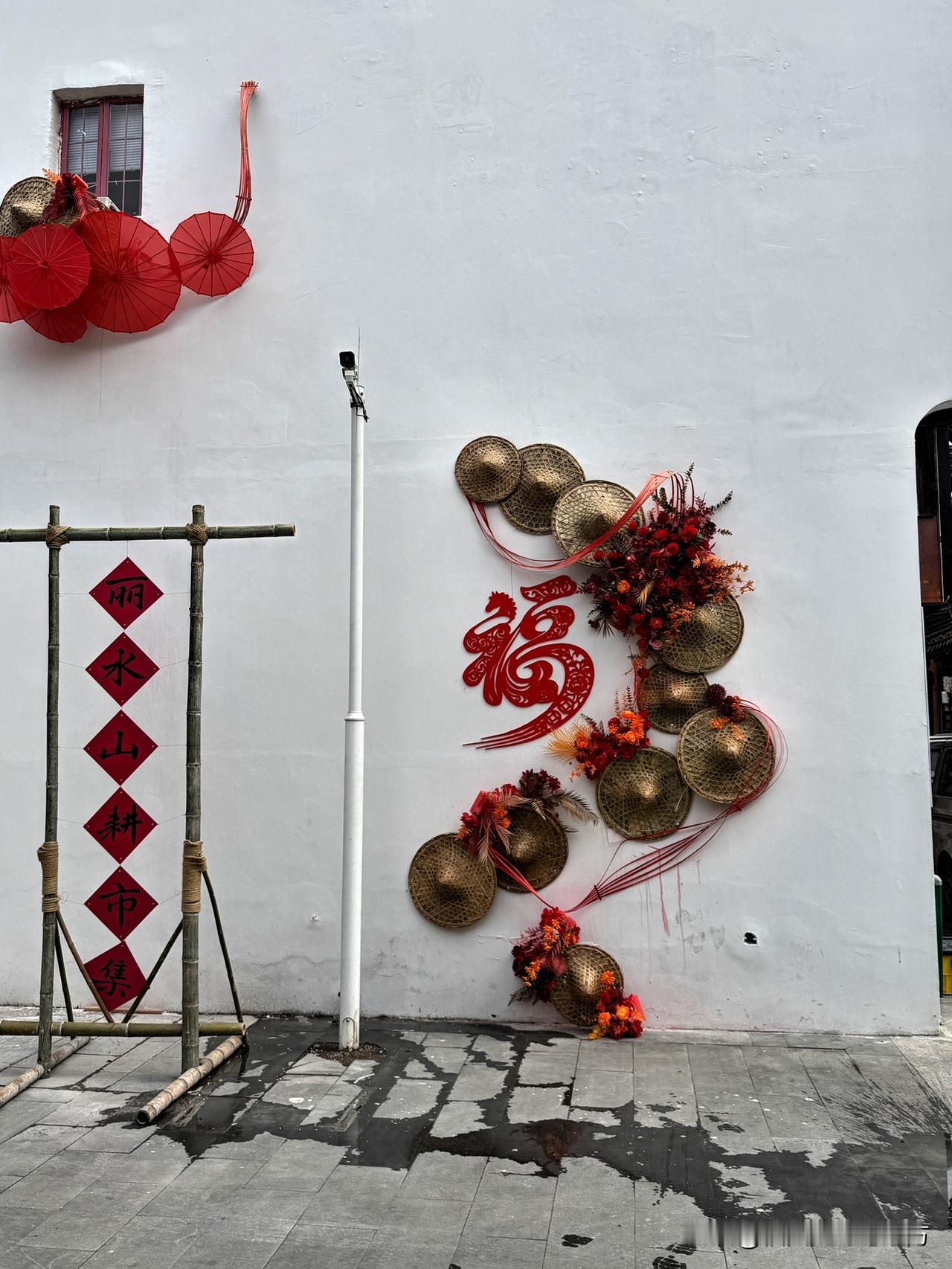 街区商业网点的凋零，也挡不住景区的美丽。

“处州府城”是丽水千年州府治所，位于