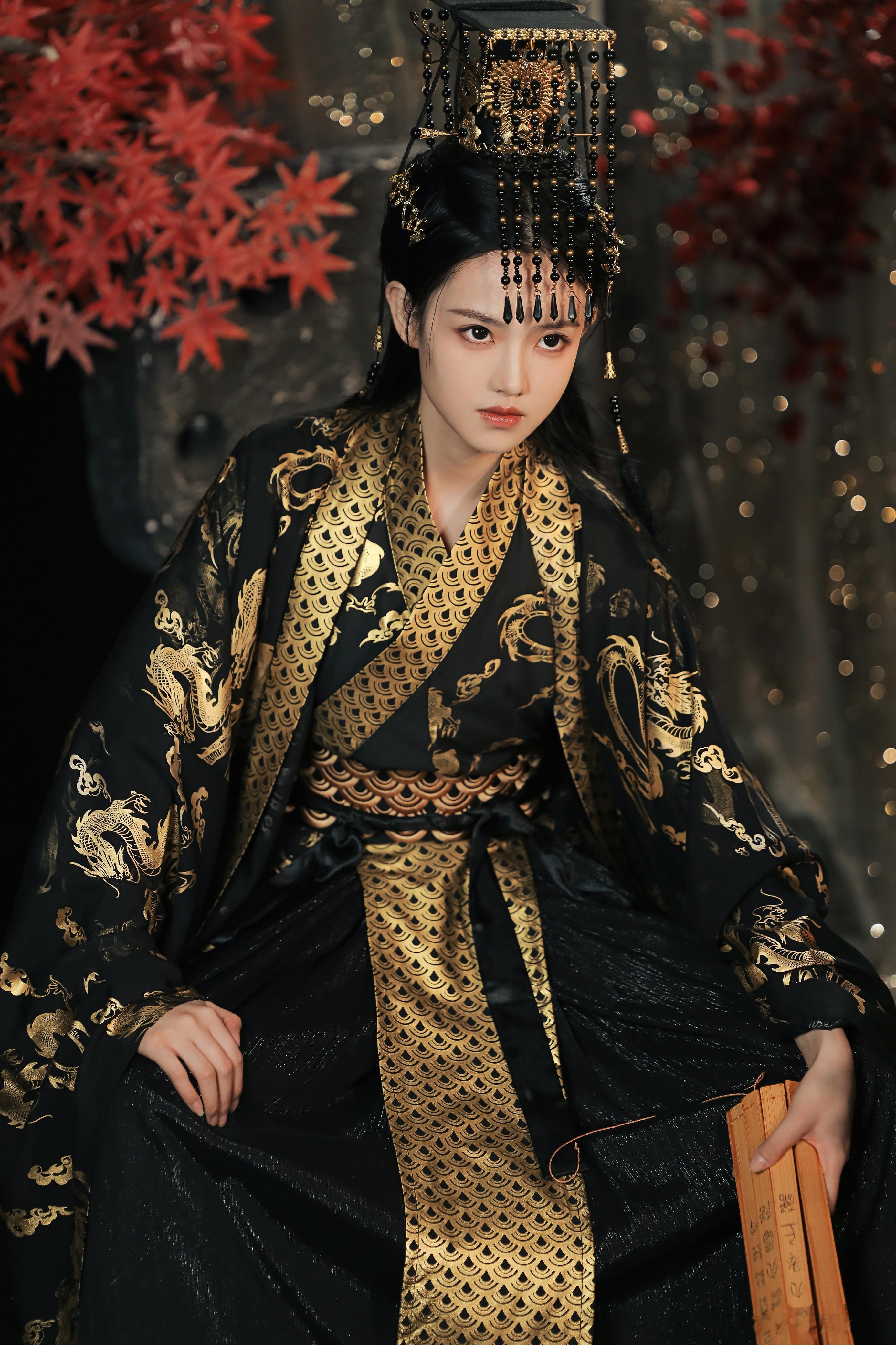 #汉服[超话]# 【始见千秋】正片“我狩天命予传祚，自知此生功过谁要蝼蚁懂我苦心