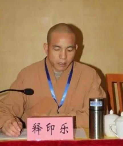 白马寺的香客天塌了！


印乐法师离开白马寺这事

确实让不少人心里有点难受。