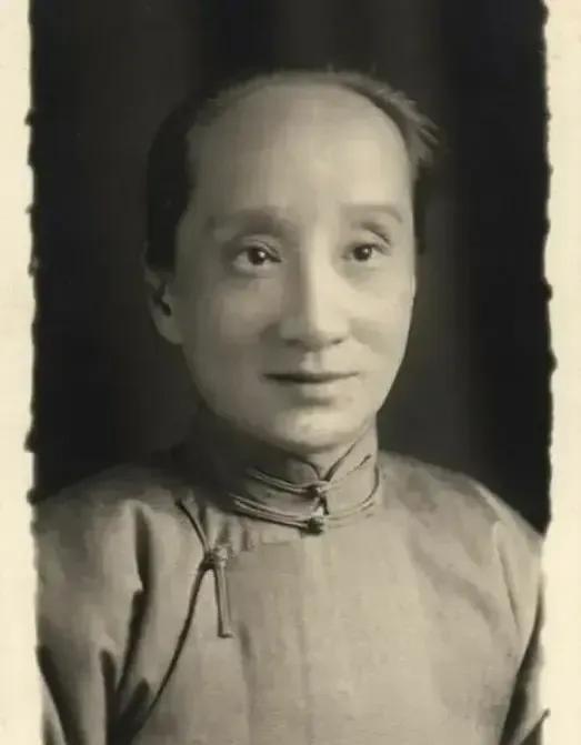 1909年，鲁迅对原配朱安说：＂日本有一种小吃很好吃。＂话音未落，朱安忙说：＂是