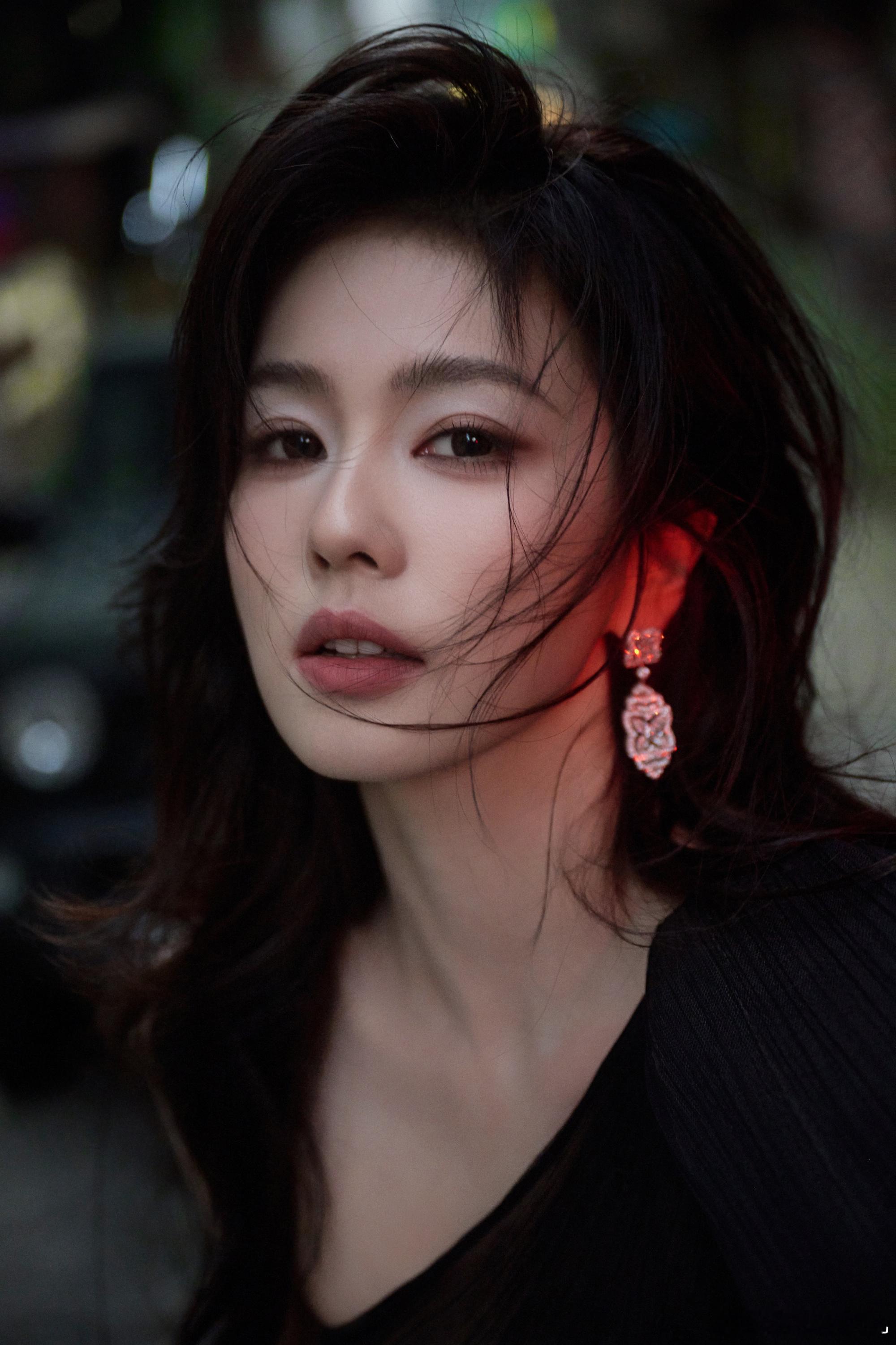 白鹿在逃黑天鹅能说吗 我觉得白鹿助理拍的比摄影师拍的好🤧 