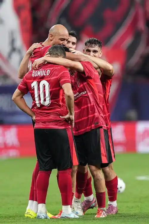 海港球迷期待明天新鹏城能够阻击蓉城！因为本赛季海港-5分起步！所以目前已经落后蓉