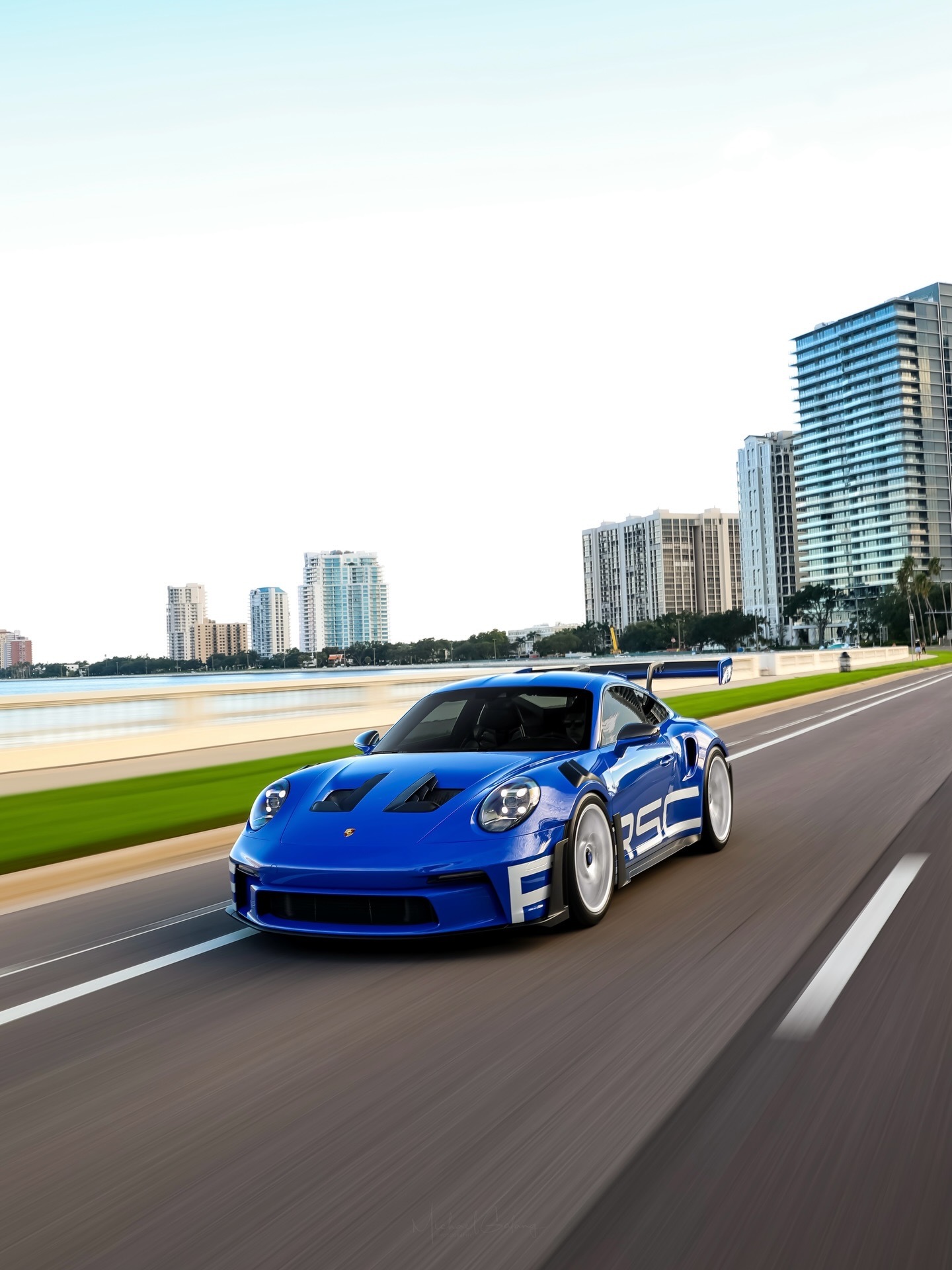 佛罗里达992.1 GT3 RS油漆：Nogaro Blue Metallic 