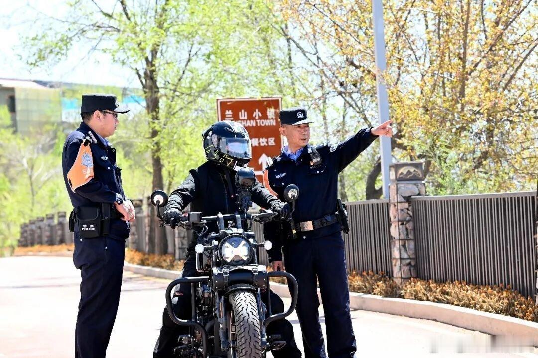 兰州伏龙坪派出所守好烟雨兰山 兰州公安守护金城平安 【移动调解室，把“理”送到家