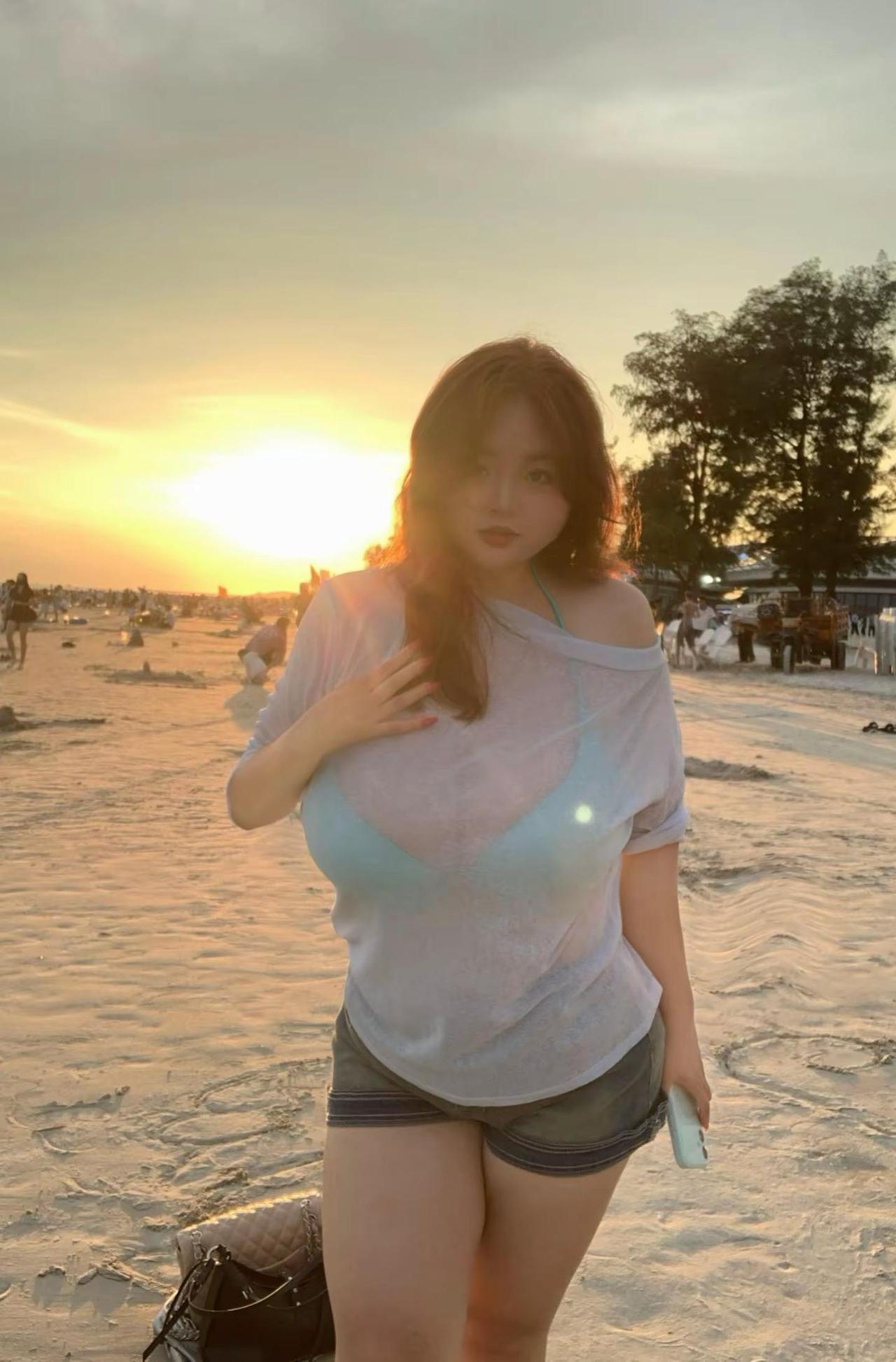 我需要新的人爱上我 上一批已经有对象了海边🏖落日🌅 夏日海边 日落海滩 海边