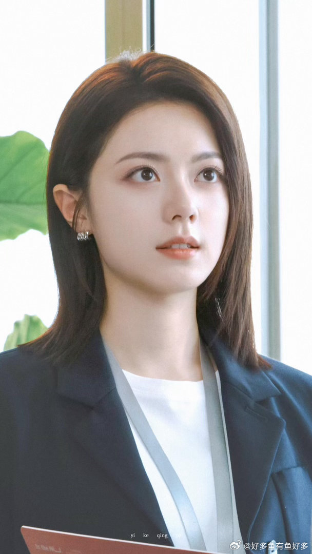 赵今麦[超话]赵今麦演我秋招电视剧无可替代✨徐迟实力过硬，遇上前辈点拨一路起飞，