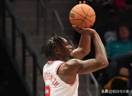 关于乌度卡为什么非要使用芬尼-史密斯，其实也很简单，因为芬尼-史密斯是乌度卡要求