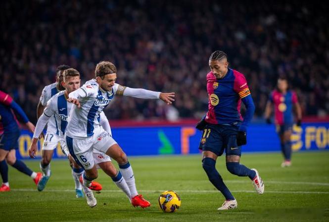 🔥 17 亿欧元巅峰对决今夜炸场！04:00 诺坎普球场，巴萨主场 7 连胜金