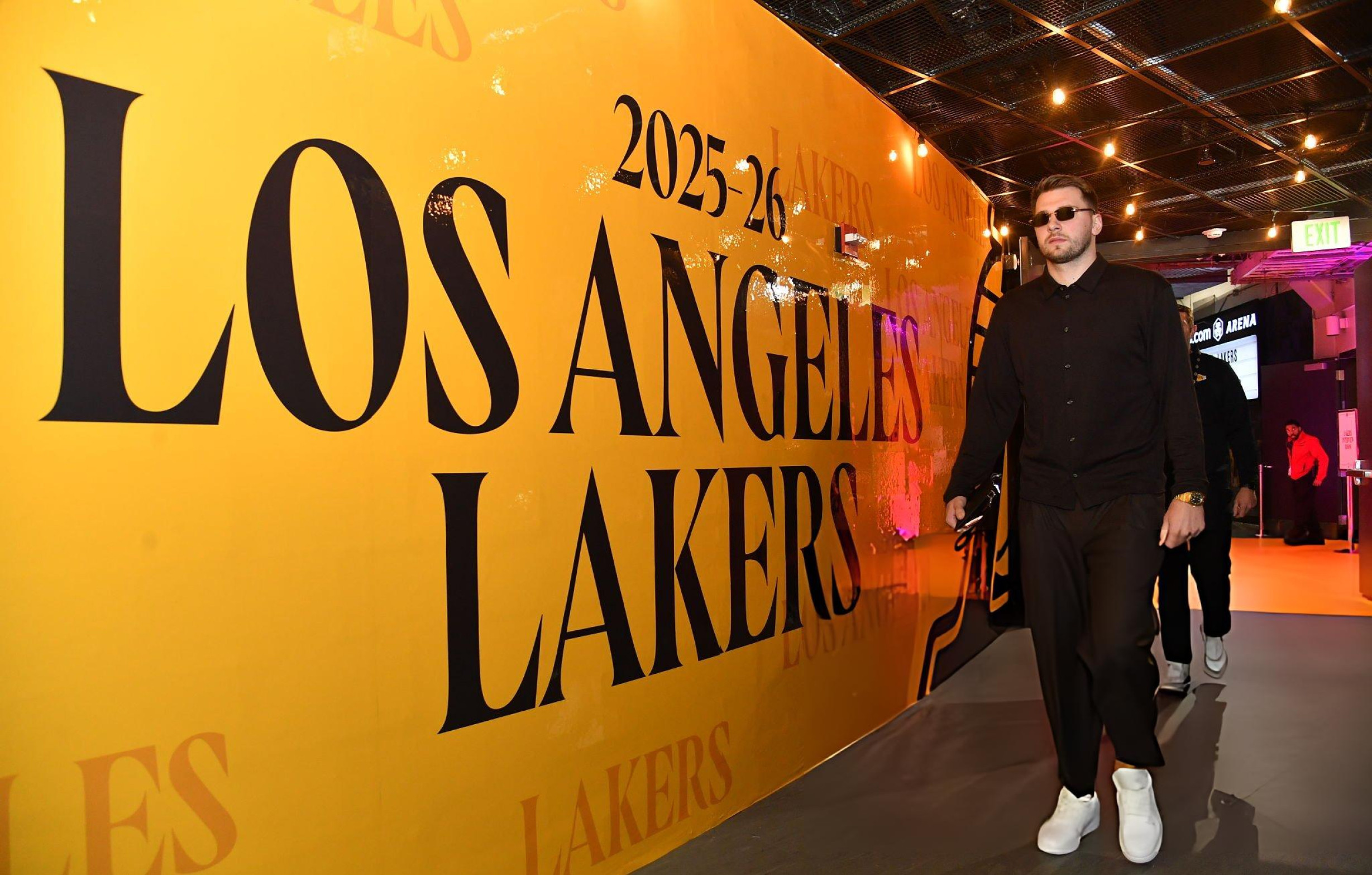 洛杉矶湖人 东契奇-我的评分：鹈鹕vs湖人 251201常规赛G19: 湖人13