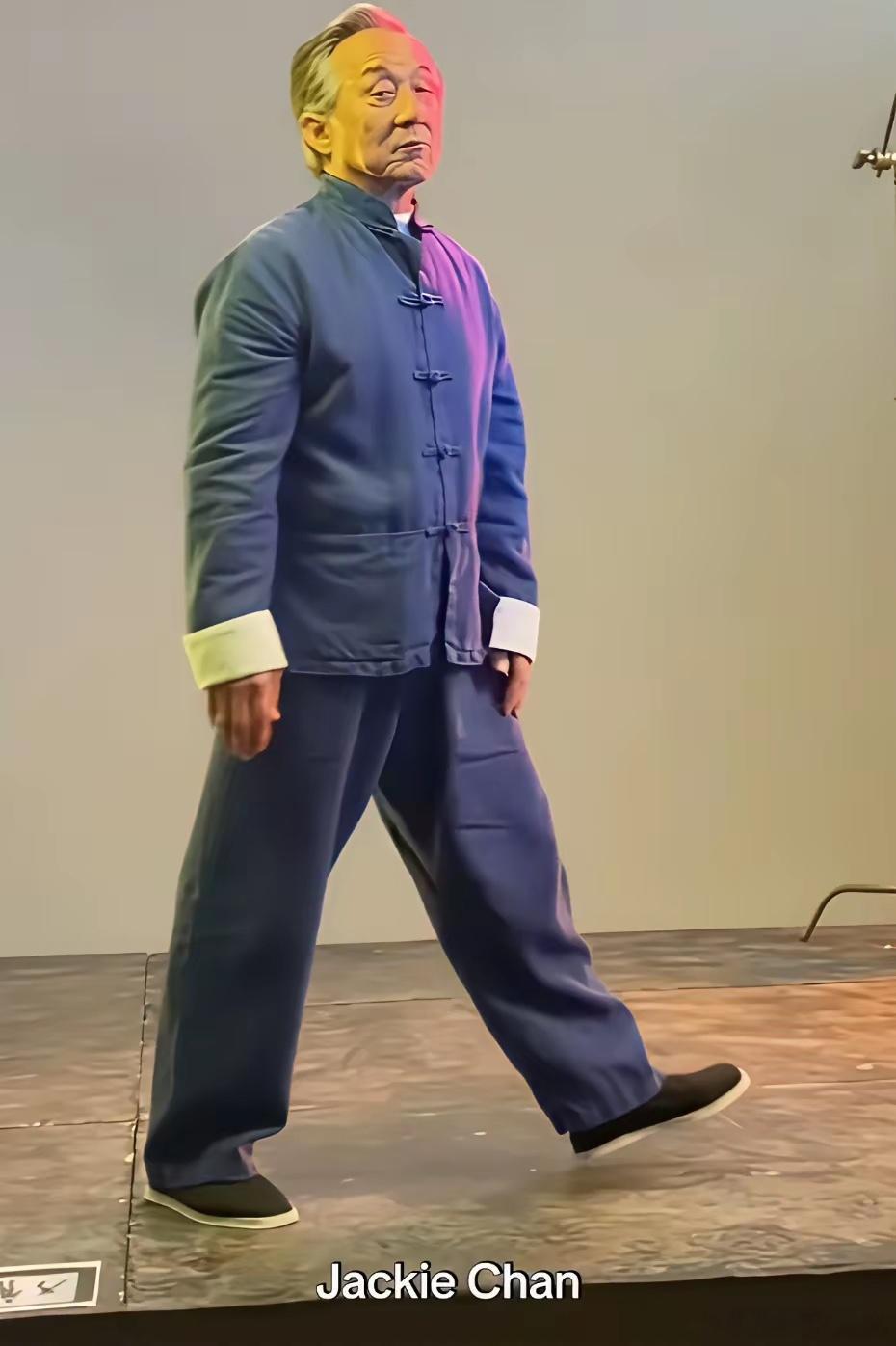 成龙已经不用为钱发愁了，但还是依然一直拍电影，这已经是很敬业的精神了！ 