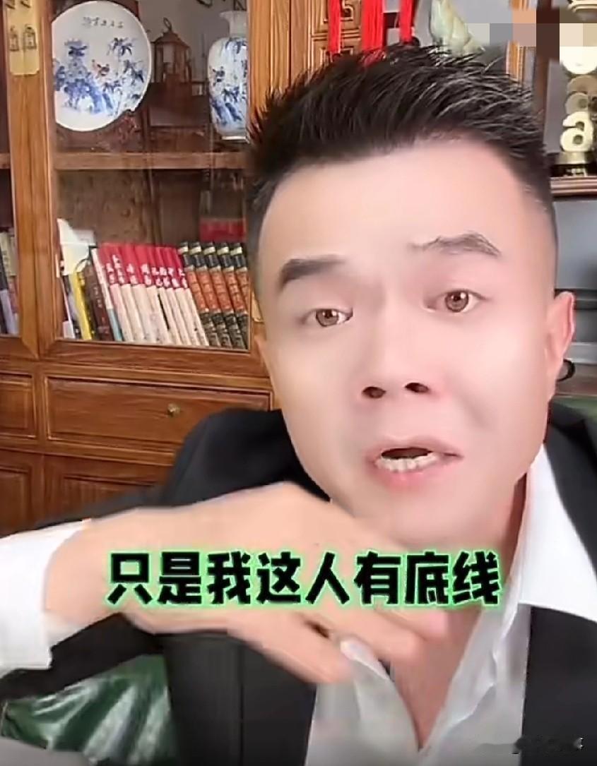 小胖讲述散打离婚负债累累，好在之前把车房给他媳妇了，要不然今天的生活都没有！
