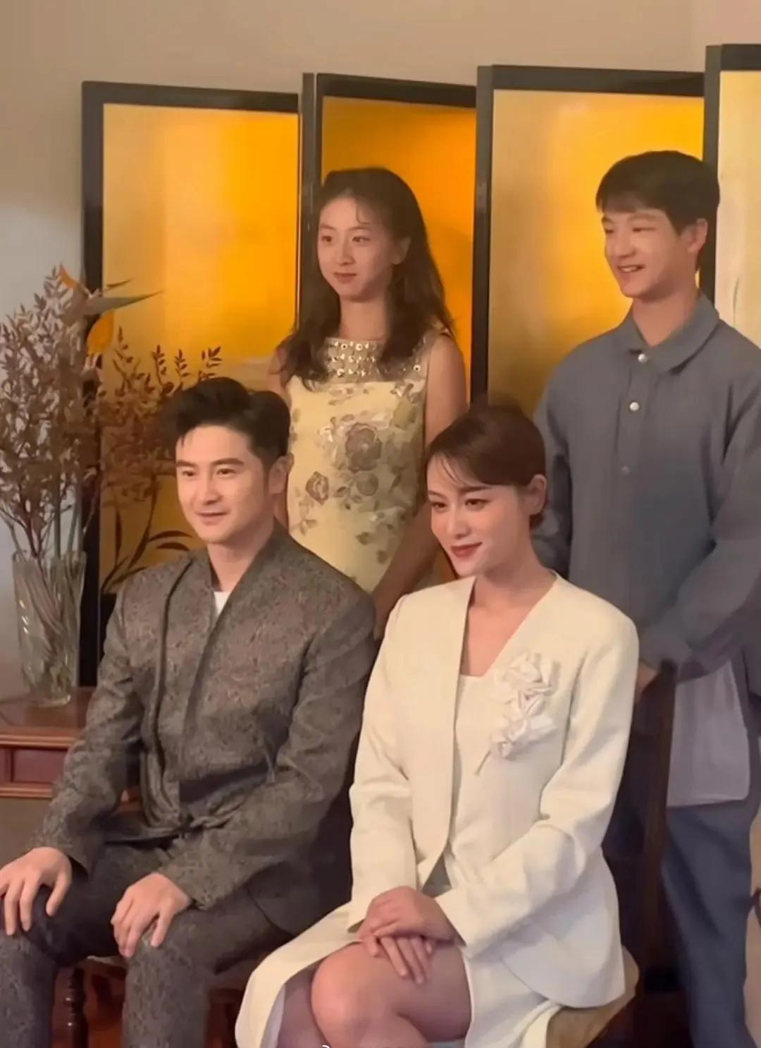 #冬日生活打卡季#
田亮晒出新年全家福，田亮的基因太强大了！
看看这一家子高颜值