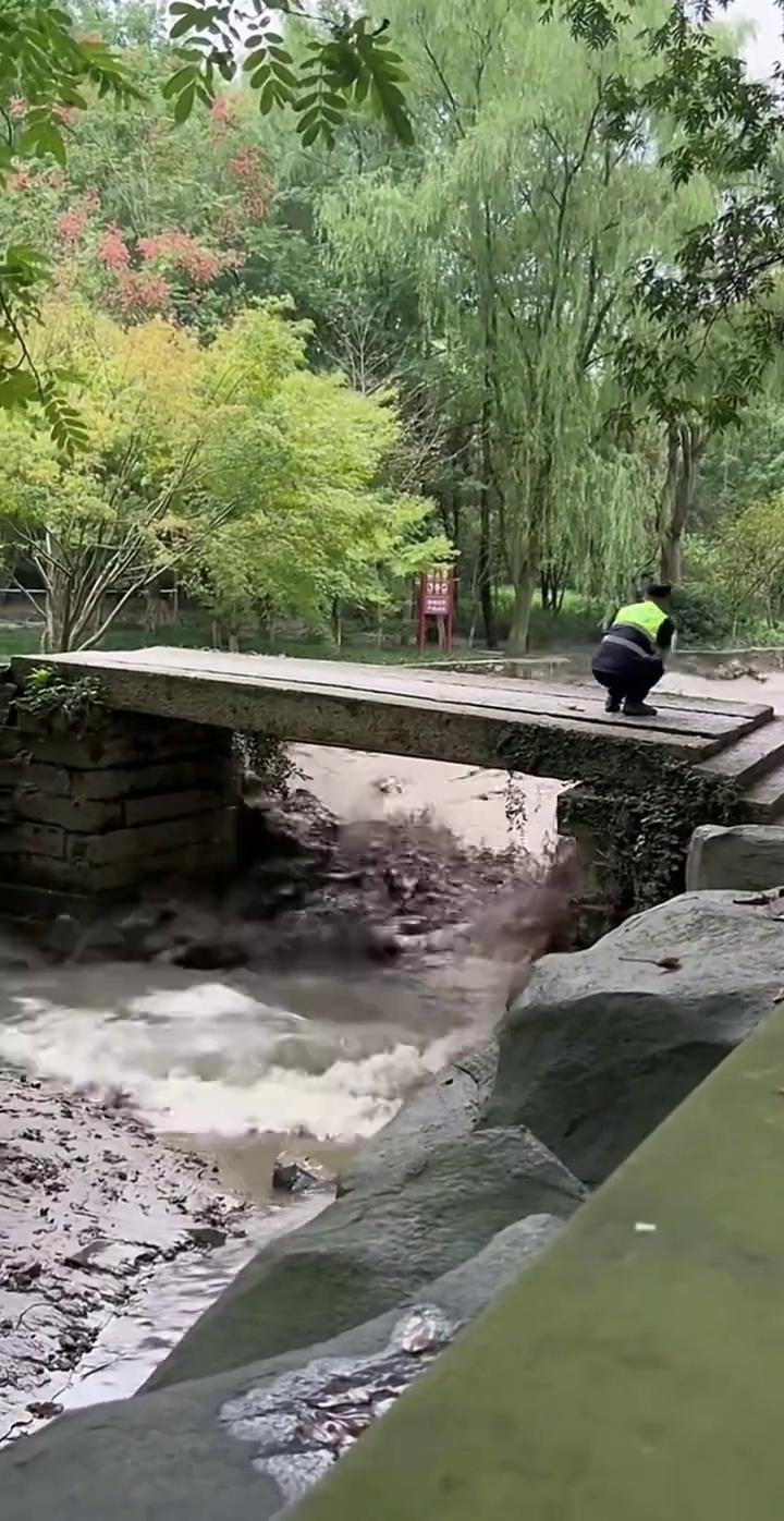 景/潮游记走中国。