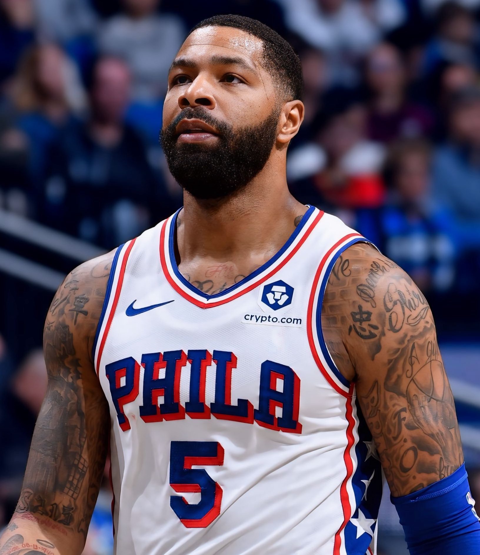 据TMZ Sports报道，前76人队球员马库斯·莫里斯今日在佛罗里达州因涉嫌跨