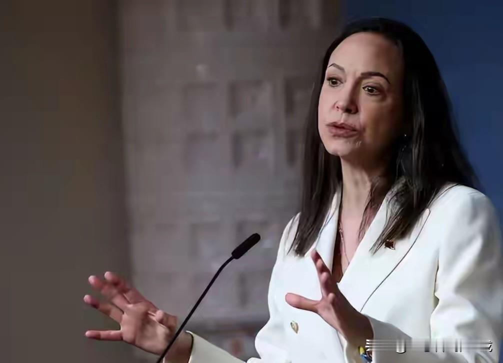 委内瑞拉马查多发表言论，她可能将2025年的诺贝尔和平奖转给特朗普。
什么操作？