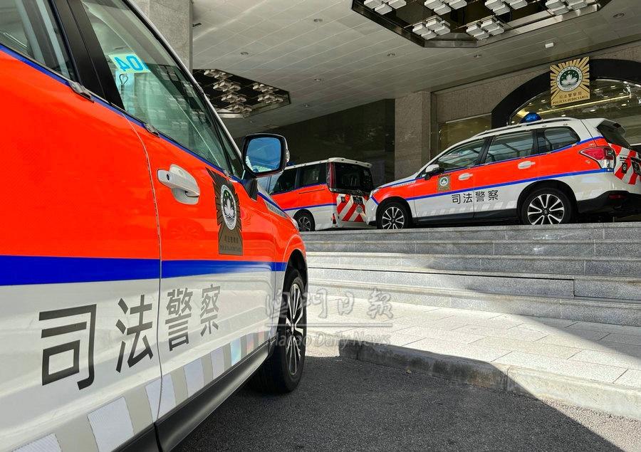 一名本地中年妇险堕骗局，其同事知悉后向司警求助，帮助事主挽回24万澳门元；本地女