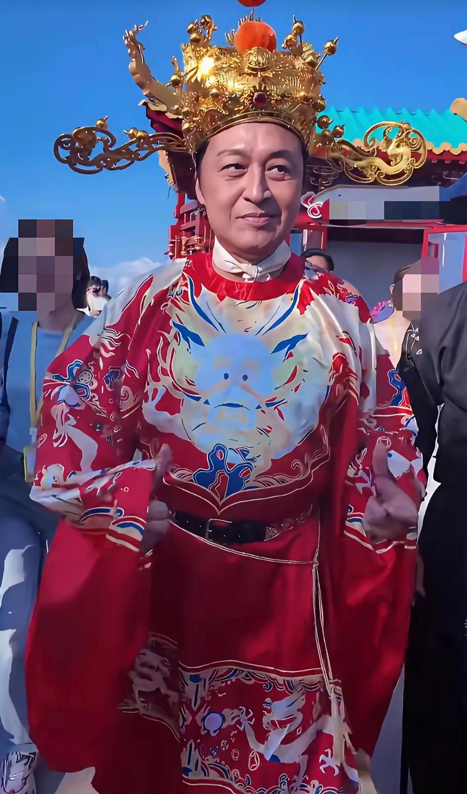 过气的明星下场很惨的。

马景涛就是一个活生生的例子！

60多岁的马景涛顶着3