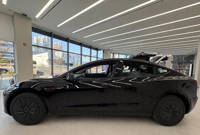 坏消息！特斯拉Model 3廉价版，国内大概率暂时不会上市了！[捂脸]最近韩国部