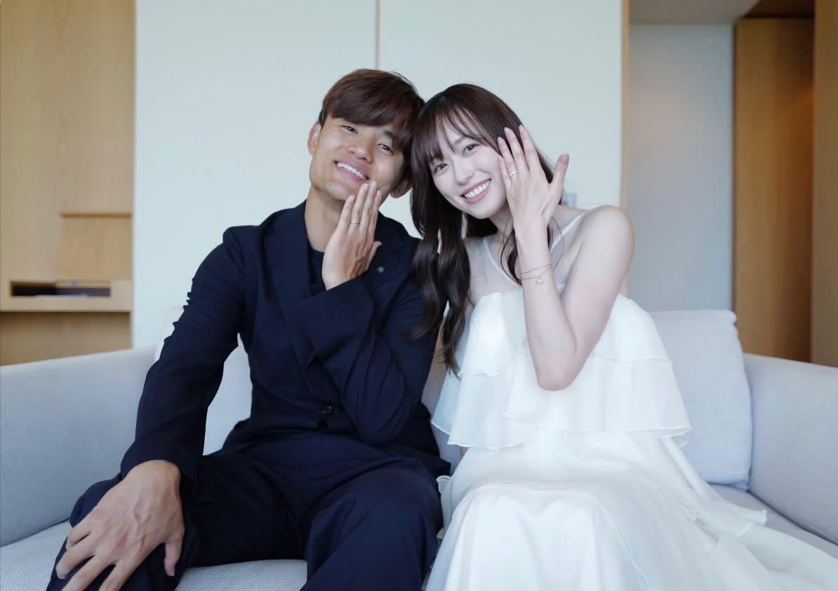 💓婚訊💒 久保 建英 與藝人福原 遙喺IG宣佈兩人結婚嘅消息，恭喜晒🎊 ​