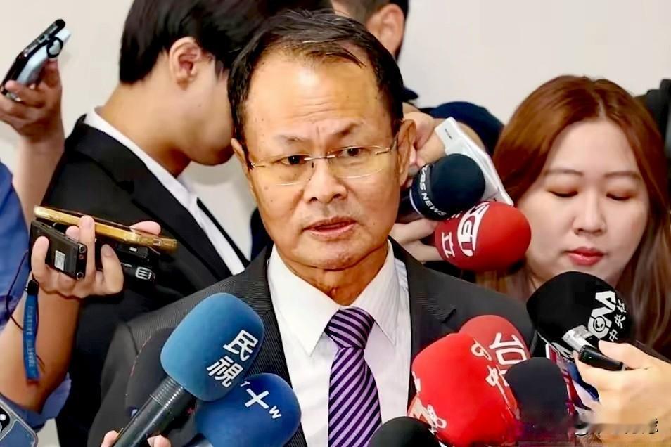 台军将领公开发声：我们不要听美国的话，美国是个“鸭霸”国家。一名重量级的将领公开